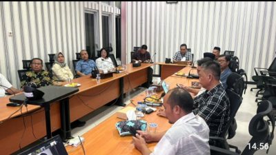 Dukung Swasembada Pangan, Bupati Arief Tanam Padi Gogo Bersama Perhutani